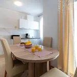 公寓 A 3 - Seafront With Balcony 1 Min To 特罗吉尔