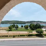 A 3 - Seafront With Balcony 1 Min To * 特罗吉尔