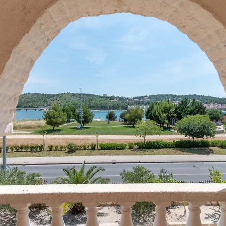A 3 - Seafront With Balcony 1 Min To Apartment