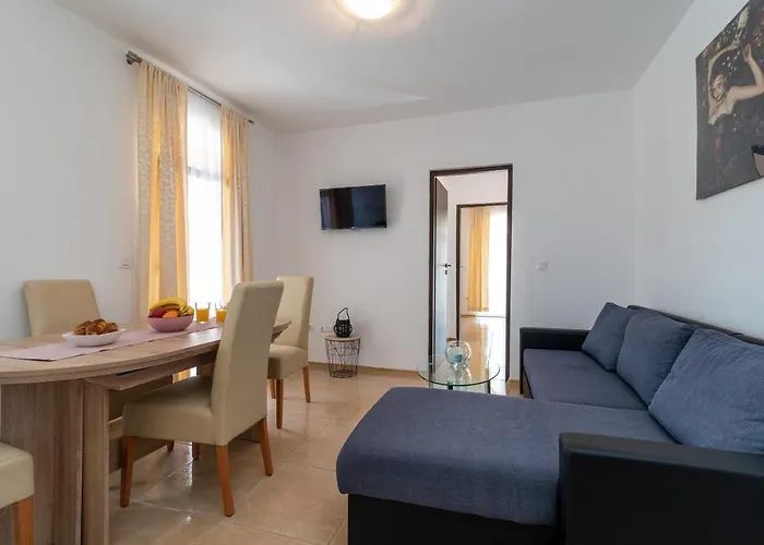 Apartament A3 - Seafront With Balcony 1 Min To *