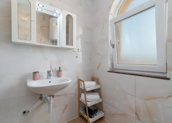 Apartament A3 - Seafront With Balcony 1 Min To