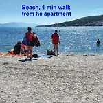 Daire A 3 - Seafront With Balcony 1 Min To *