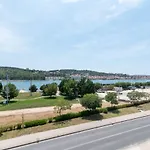 Daire A 3 - Seafront With Balcony 1 Min To