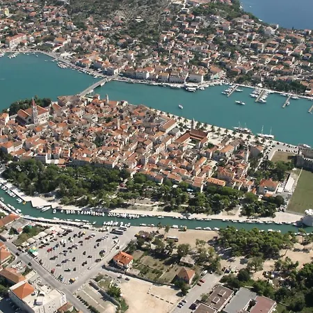 Appartement A3 - Seafront With Balcony 1 Min To Trogir