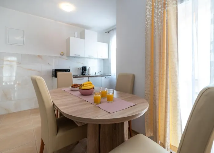 Appartement A3 - Seafront With Balcony 1 Min To Trogir