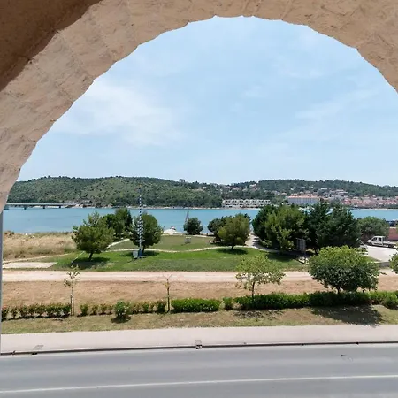 A 3 - Seafront With Balcony 1 Min To * Trogir