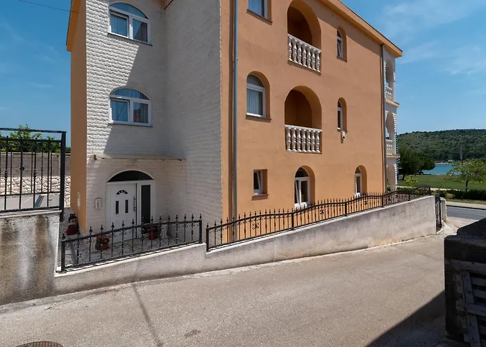 شقة A3 - Seafront With Balcony 1 Min To *