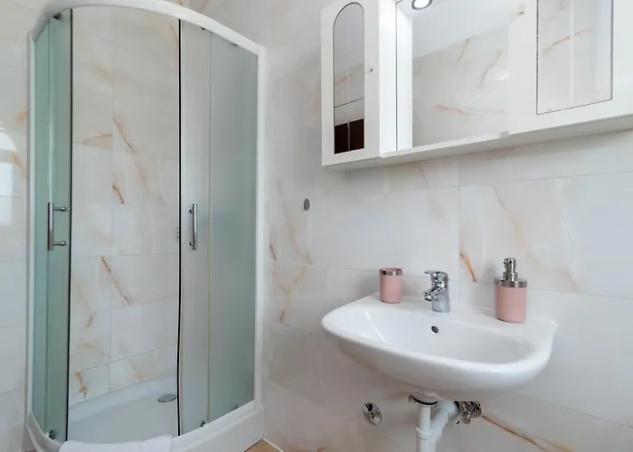 A3 - Seafront With Balcony 1 Min To * تروغير